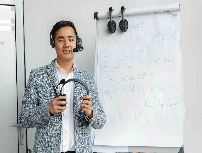 为什么智能客服机器人比人工回复更稳定？